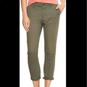 NWT Gap Skinny Boyfriend Chinos. Perfect for the spring season!